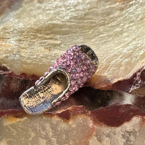 An Adorable Pink Rhinestones Sandal Brooch - Picture 3 of 12